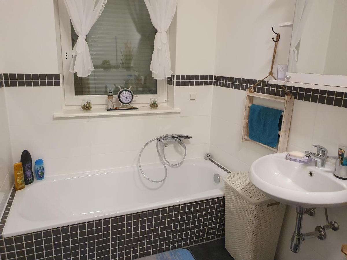 Ferienwohnung Lindenblick Ahrensfelde Bagian luar foto