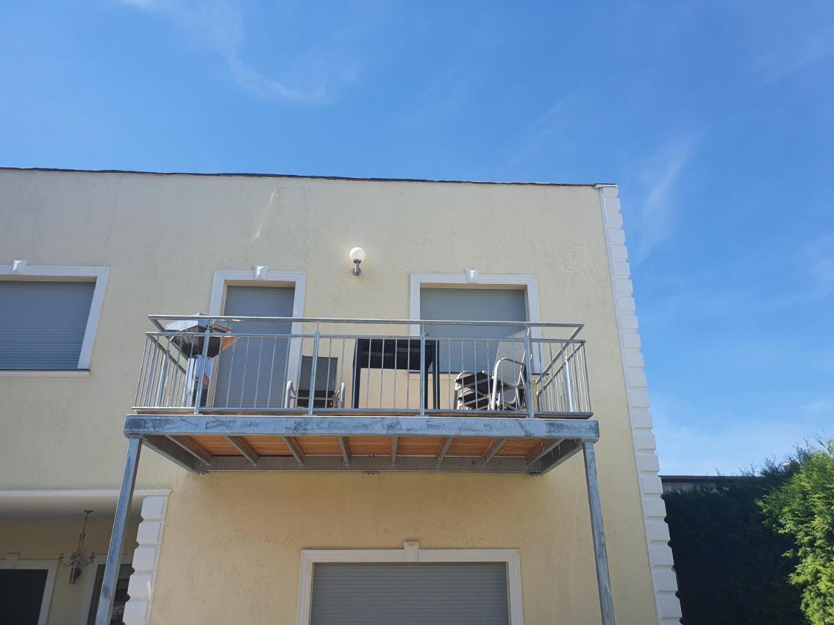 Ferienwohnung Lindenblick Ahrensfelde Bagian luar foto